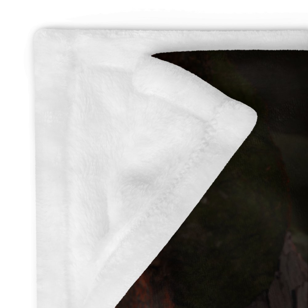 The Last Rite: Short Bites Throw Blanket - Tikbalang vs Manananggal - Spectral Ink Shop - Blanket -6166518_10986
